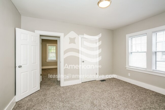 Building Photo - 202 E Ewing Ave