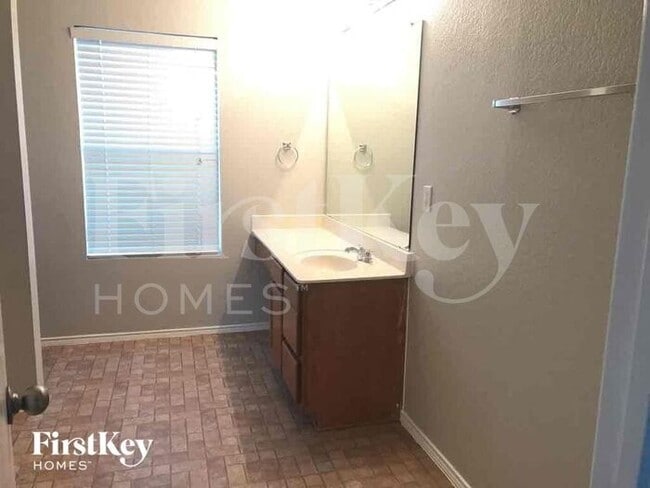 Building Photo - 3356 Mojave Dr