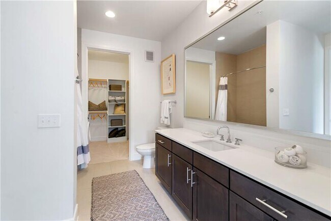 Building Photo - 3201 McKinney Ave