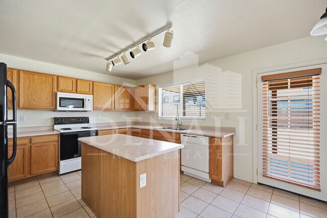 Building Photo - 6107 N 135th Dr