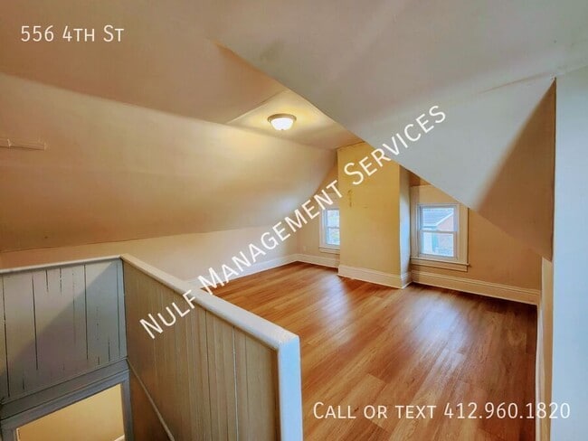 Building Photo - 556 4th St