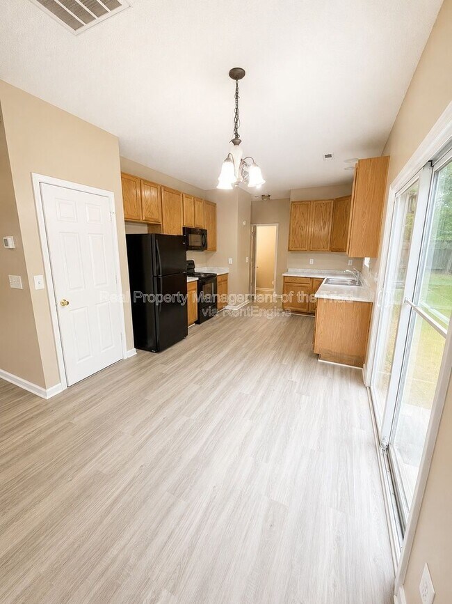 Building Photo - 7 Loblolly Ct