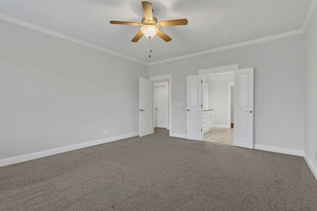 Building Photo - 4BR/3.5BA All-Brick Home Near Top Williams...