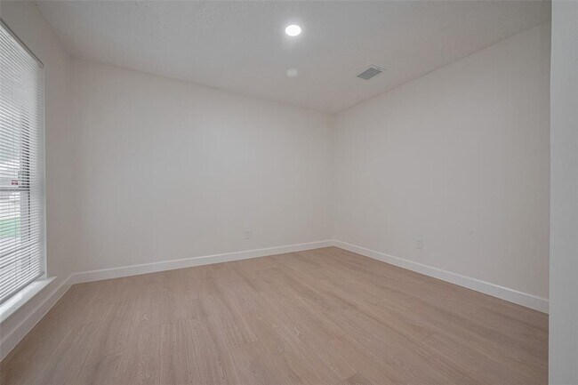 Building Photo - 16250 Rancho Blanco Dr