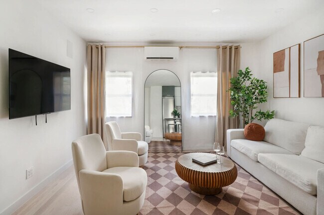 Building Photo - 317w E 14th St