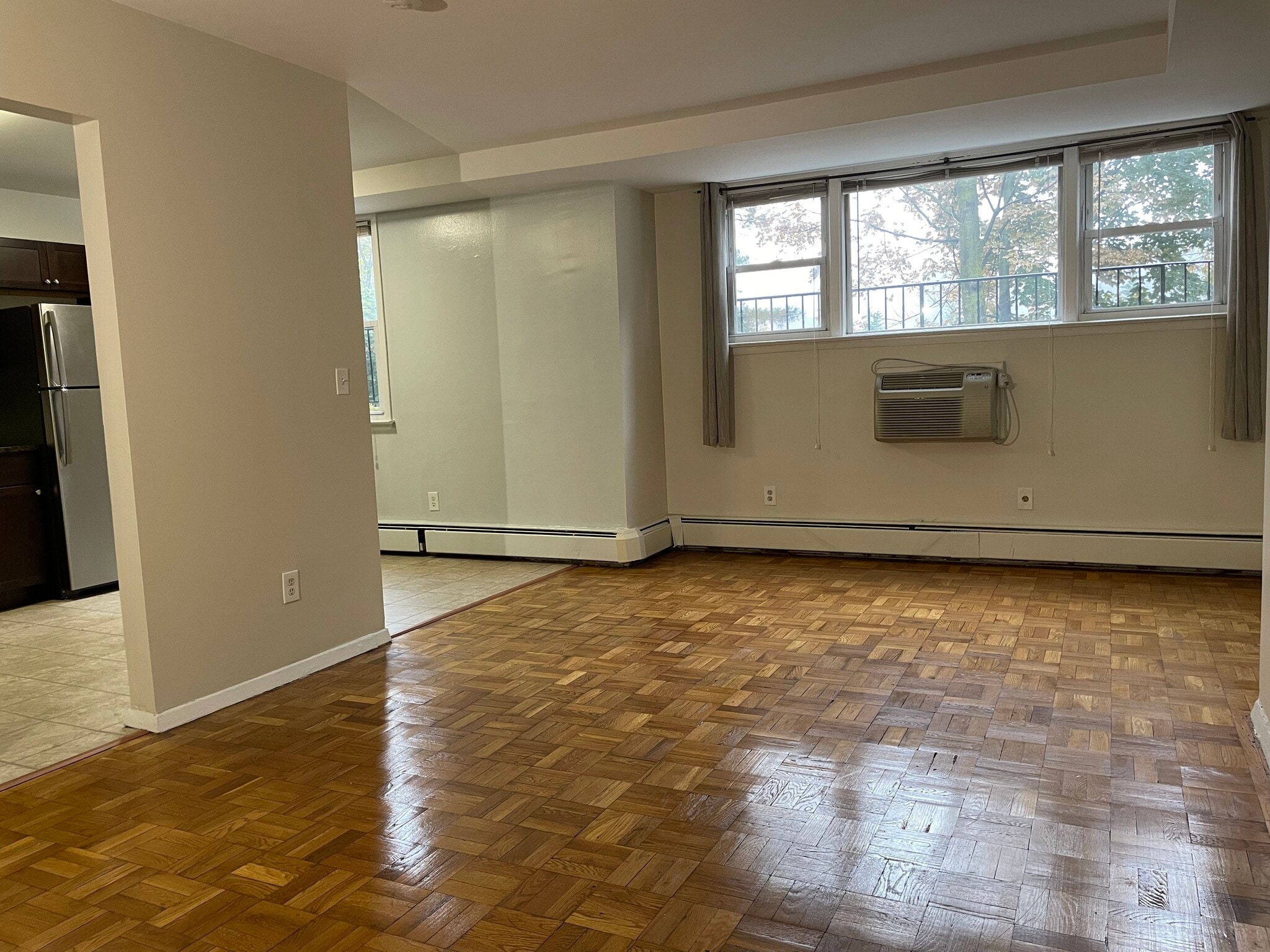 Living Room - 200 Centre Ave