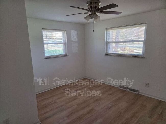 Building Photo - 5757 Cromley Dr