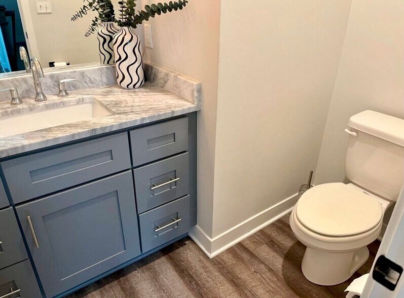 Building Photo - 6942 W 162nd Ct