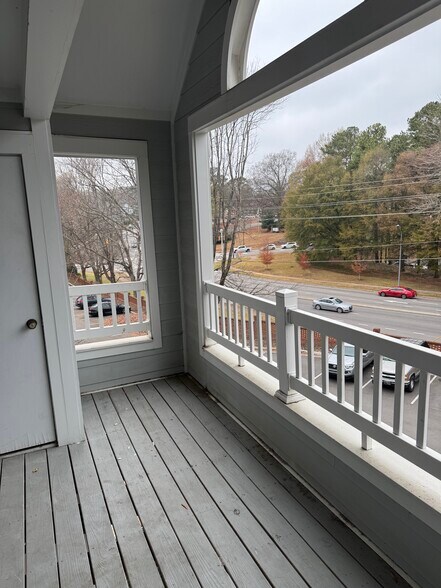 Building Photo - 1021 Wirewood Dr