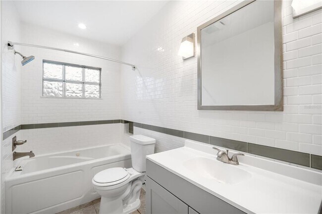 Building Photo - 10237 Tarpon Dr