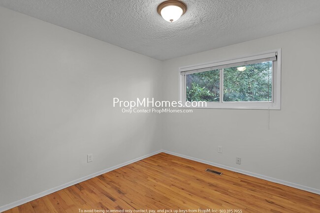 Building Photo - Cozy 3 Bedroom Home in Pleasant Valley - H...