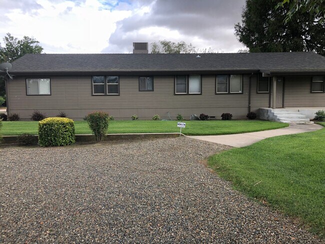 Building Photo - 1980 Sultana Dr