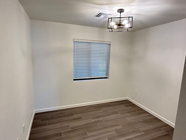Building Photo - Remodeled Home Near Downtown Chandler!