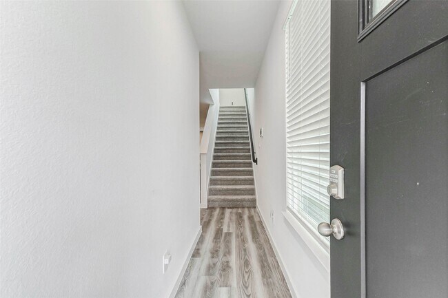 Building Photo - 12318 Basilwood Dr