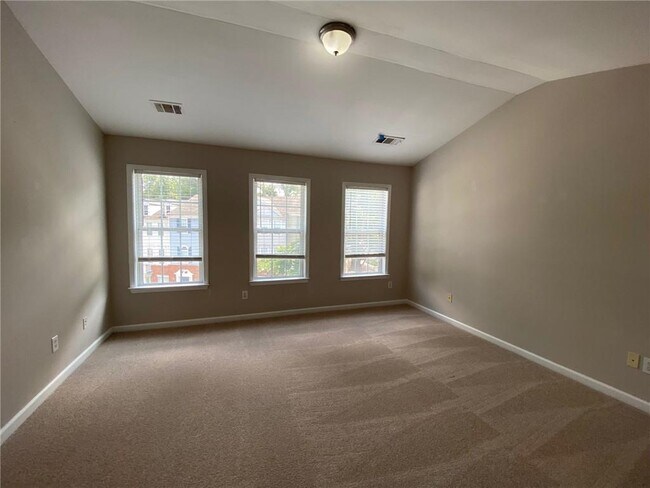 Building Photo - 4019 Howell Park Rd