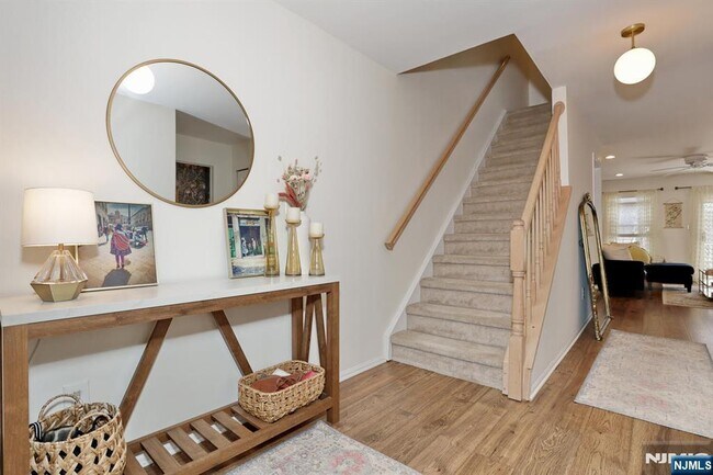 Building Photo - 2051 Charles