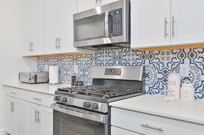 Building Photo - ** Single Family Home ~ Verdana Village ~ 3 Car Garage ~ Salt Water Pool & Lake Views **