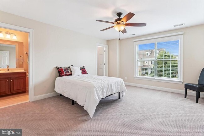 Building Photo - 43595 Aldie Mill Ct