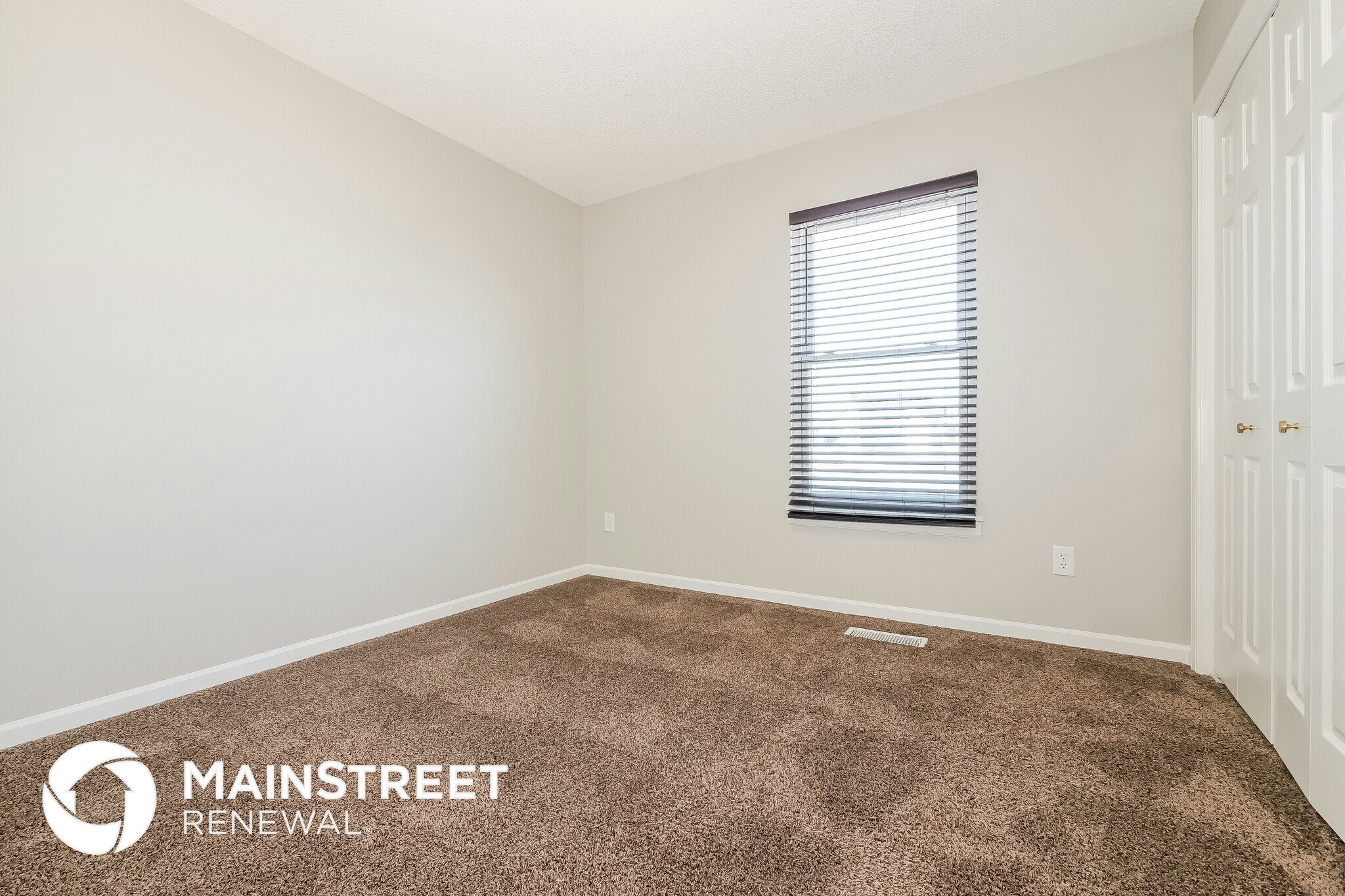 Building Photo - 12655 Oakwood