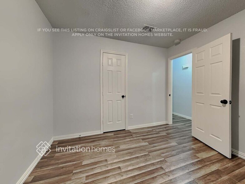 Building Photo - 1000 Pebblecreek Dr