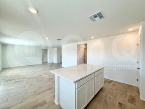 Building Photo - 1435 E Angie Dr
