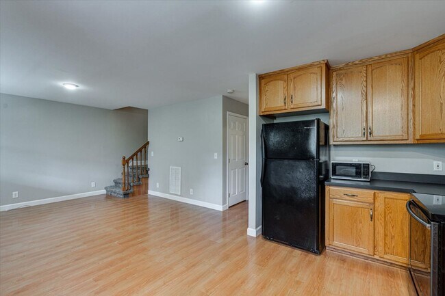 Building Photo - Charming 3-Bed / 2-Bath Home - Reduced Rat...