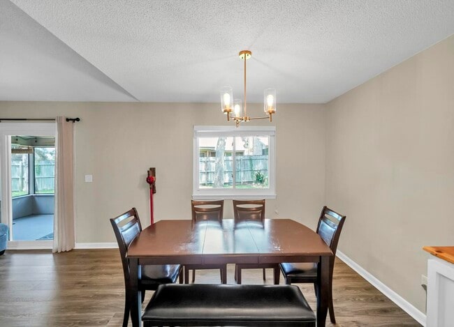 Building Photo - 1034 Alderwood Way