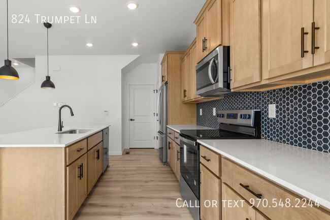 Building Photo - 824 Trumpet Ln