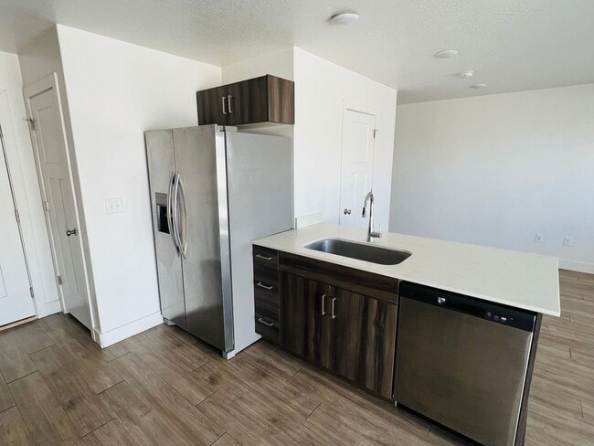 Primary Photo - Beautiful new construction town home with ...