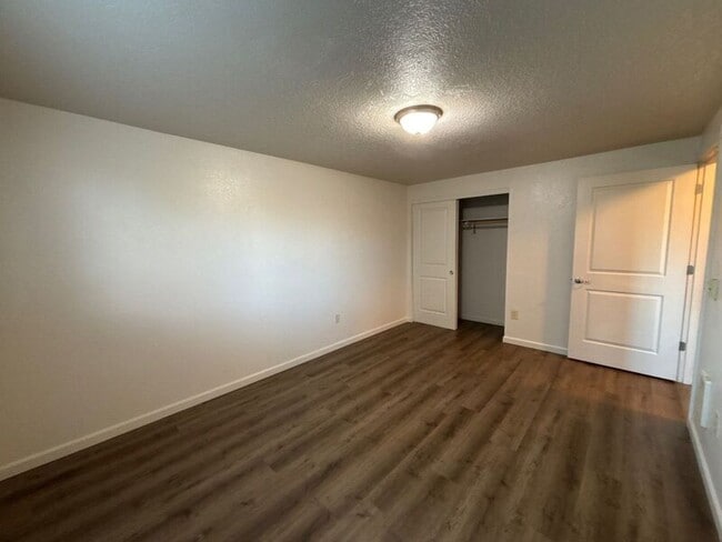 Building Photo - 1005 Boedies Dr