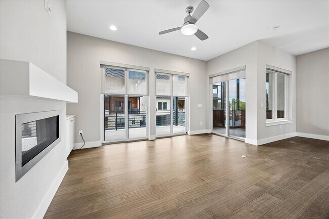 Building Photo - 5006 Pecan Springs Rd