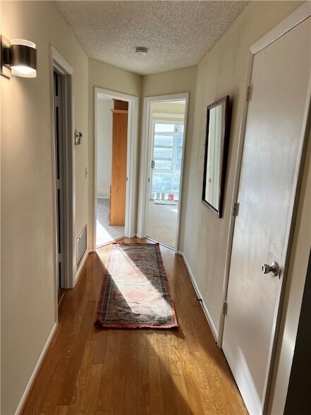 Building Photo - 2 Vis Gdns Trl