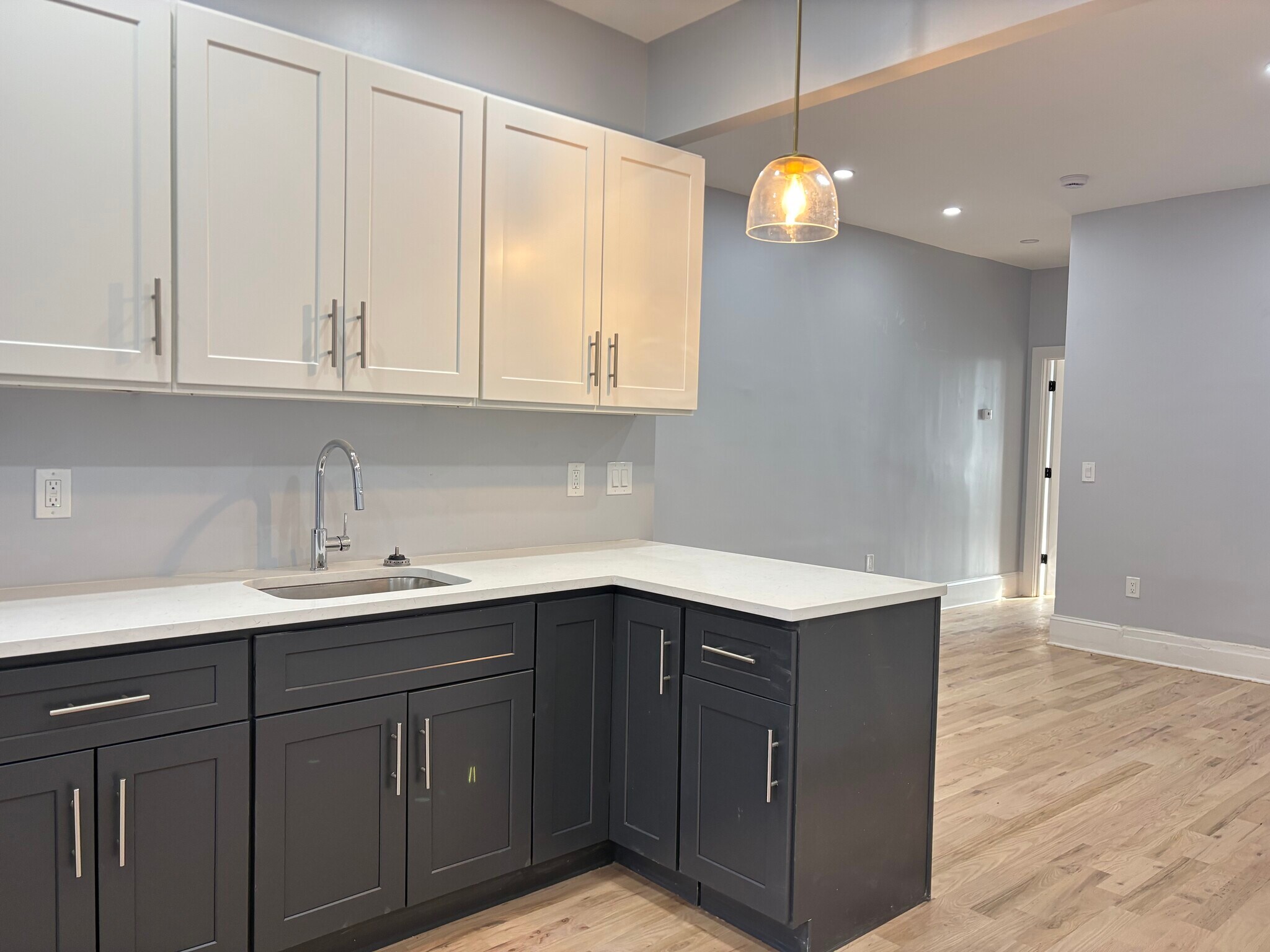 81 Bostwick Ave 3R - 76A Bostwick Ave