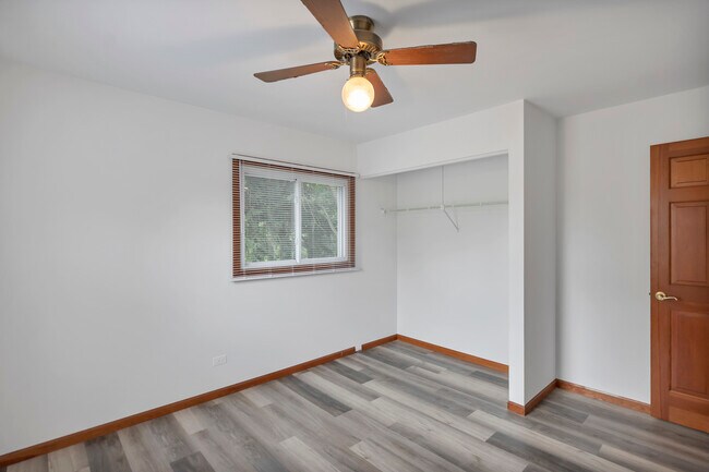 Building Photo - 30W274 Brighton Ct