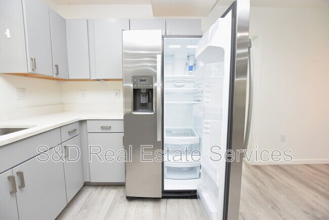 Building Photo - 3032 Spirit Lake Dr