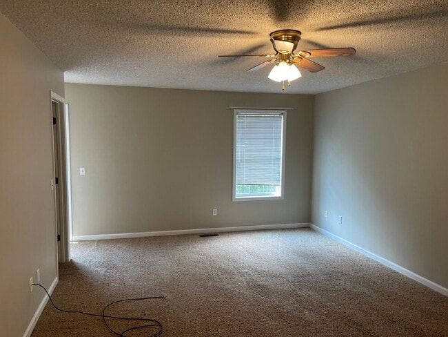 Building Photo - Briarwood West