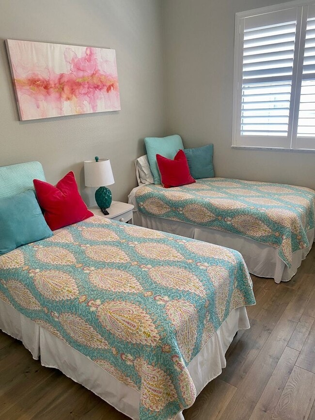 Building Photo - Citrus Park Luxury 3 Bedroom / 2.5 Bathroom Townhome Available 7/1/22