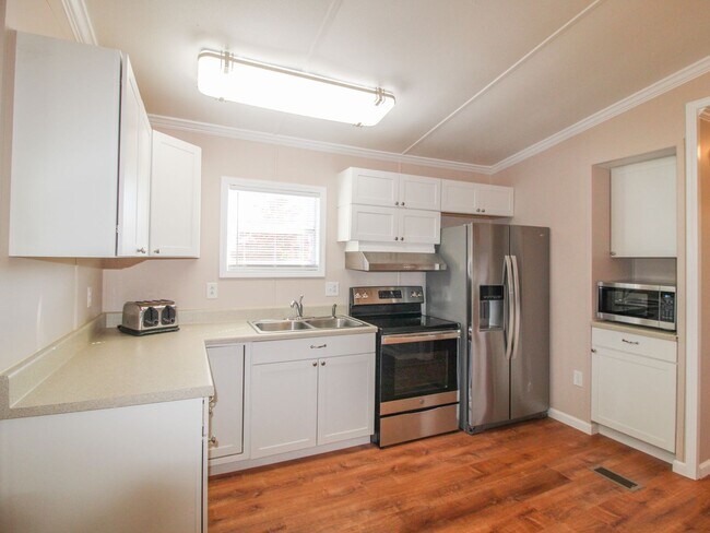 Building Photo - Recently Updated Manufactured Home!