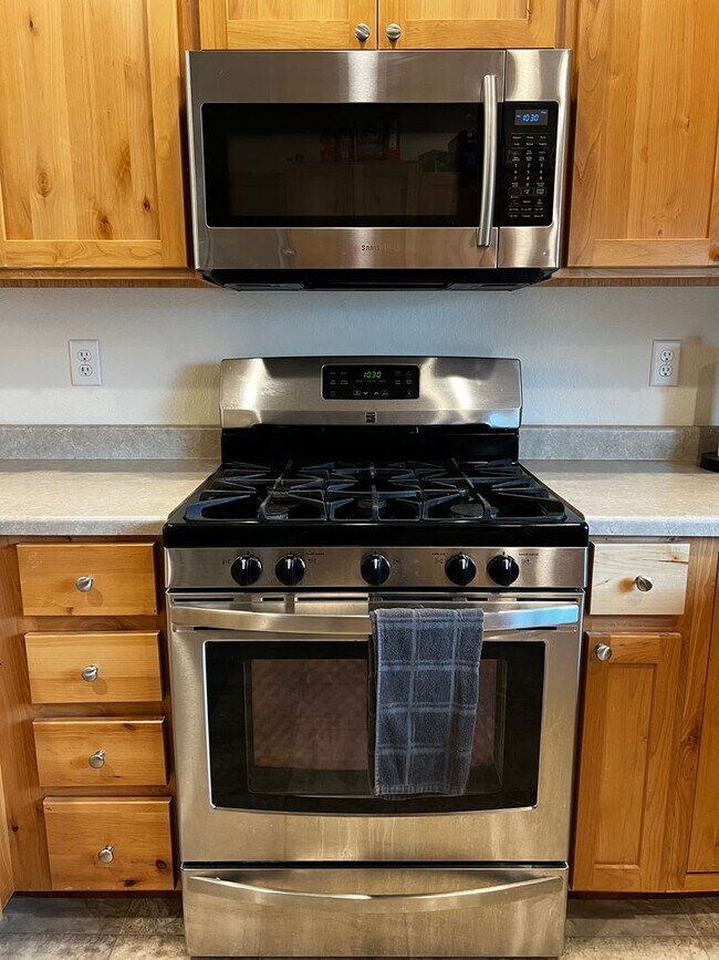 Building Photo - Spacious 4 Bed, 2 1/2 Bath House in Berthoud!