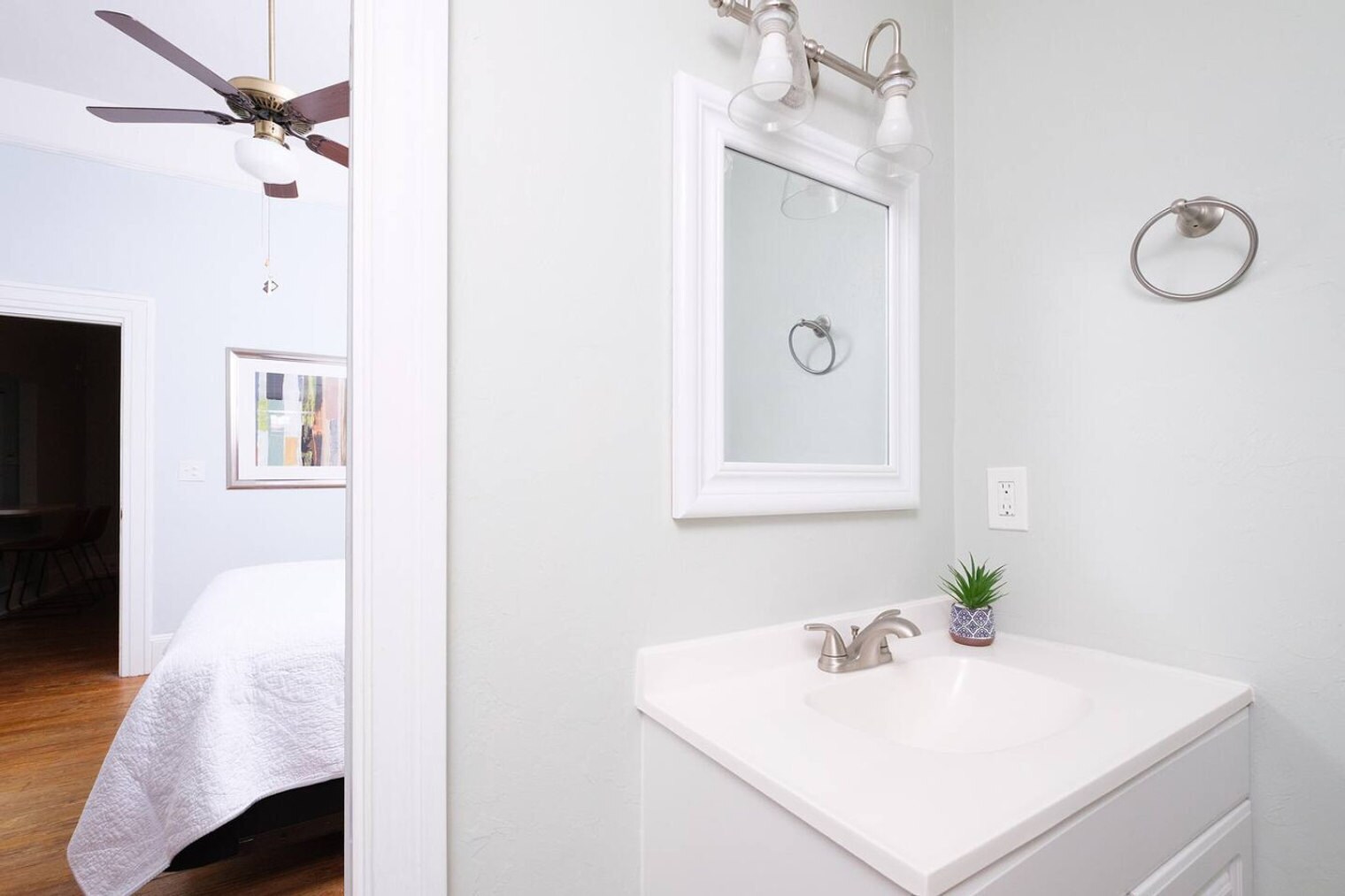 Building Photo - 240 SW 3rd St