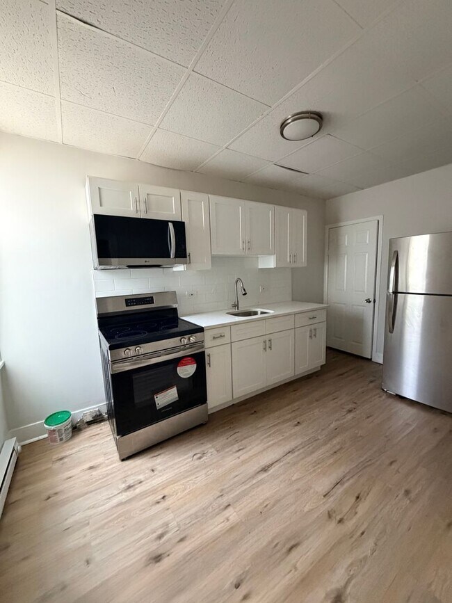 Building Photo - 3563 Emerald St
