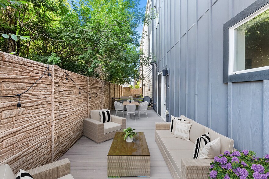 Building Photo - 5642 W 10th Pl