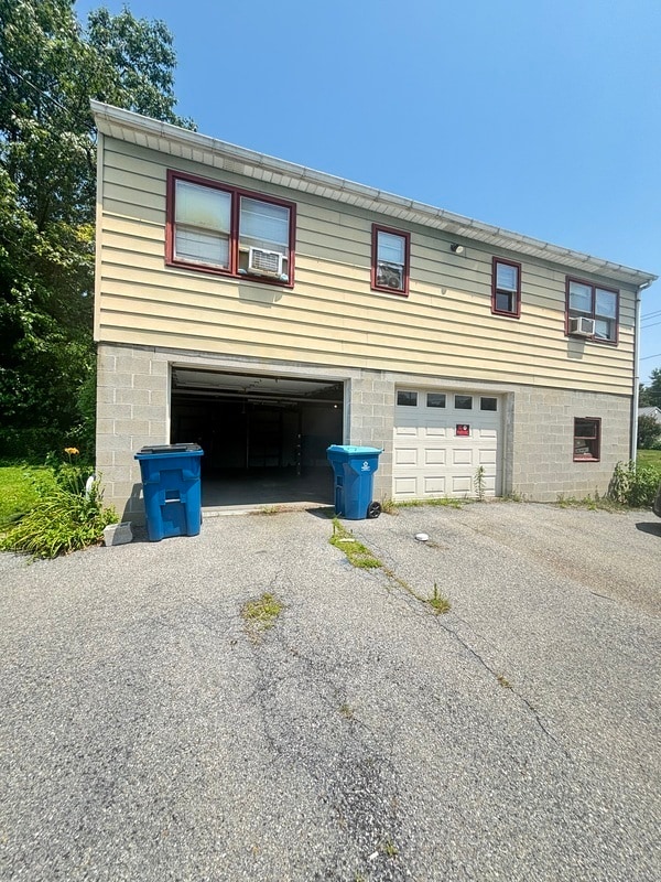 Primary Photo - 15 Froelich Ave