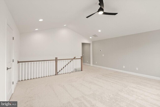 Building Photo - 121 Cowbird St