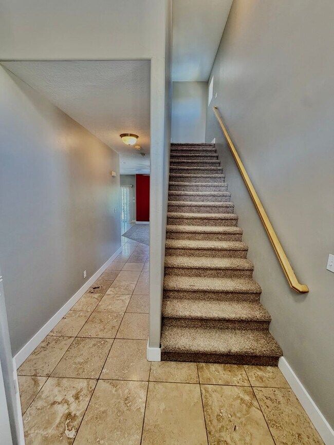 Building Photo - Lehi 3 Bedroom Town Home Pets OK