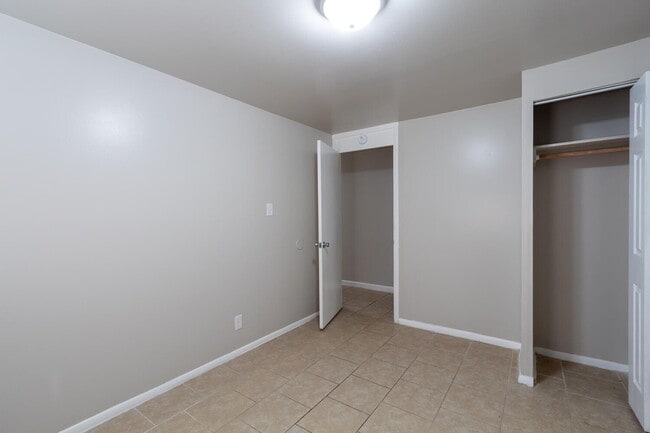 Building Photo - WEST SIDE 3 BEDROOM/ 1.5 BATH HOME AVAILABLE NOW!