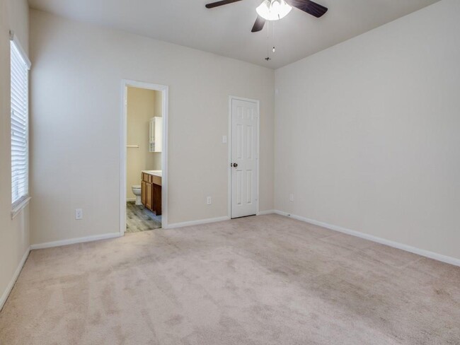 Building Photo - 4067 Mossy Pl Ln
