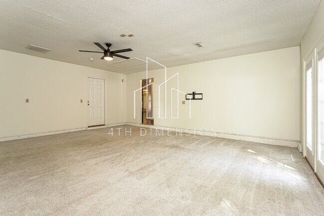 Building Photo - Charming 3-Bedroom Home with 2 Full Baths ...