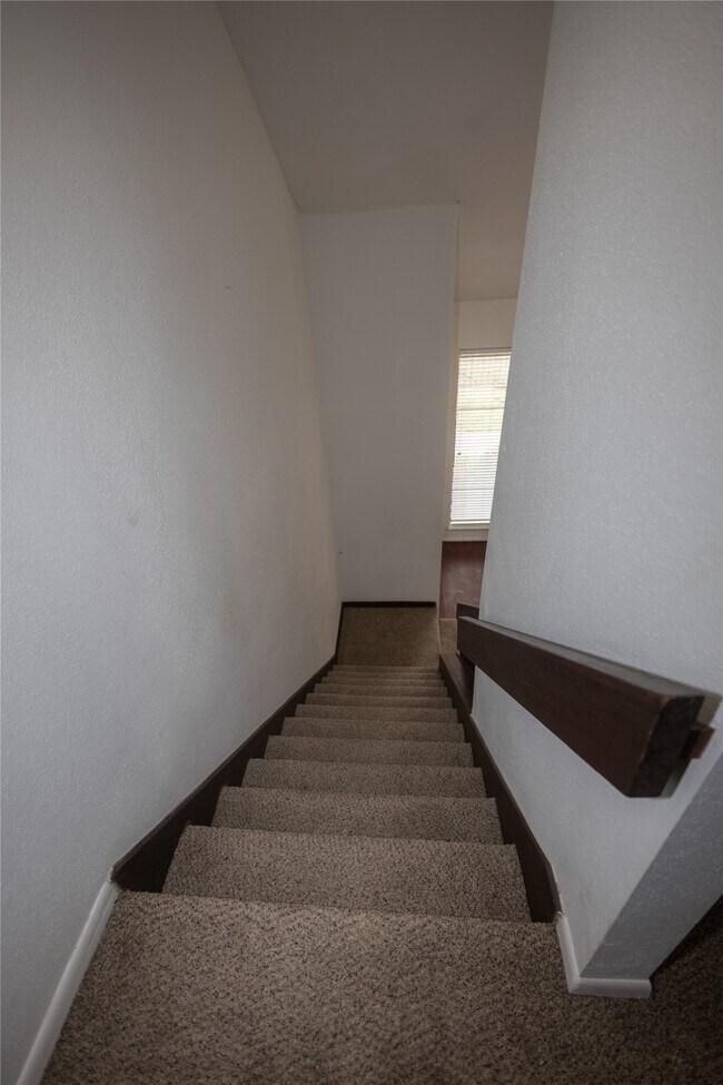 Building Photo - 8100 Cambridge St