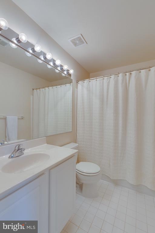 Building Photo - 43237 Highgrove Terrace